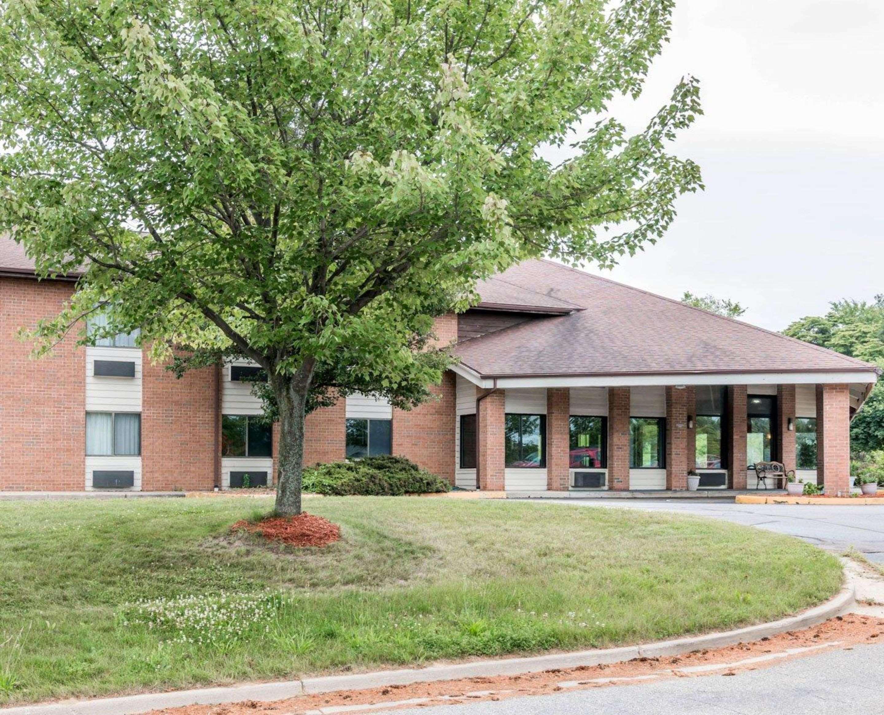 Quality Inn Grand Rapids North Walker Dış mekan fotoğraf